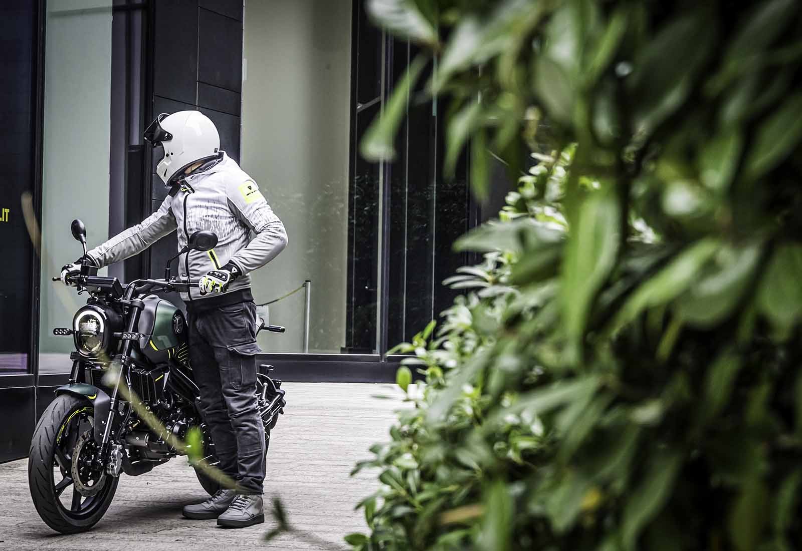 Benelli Leoncino 125: le foto