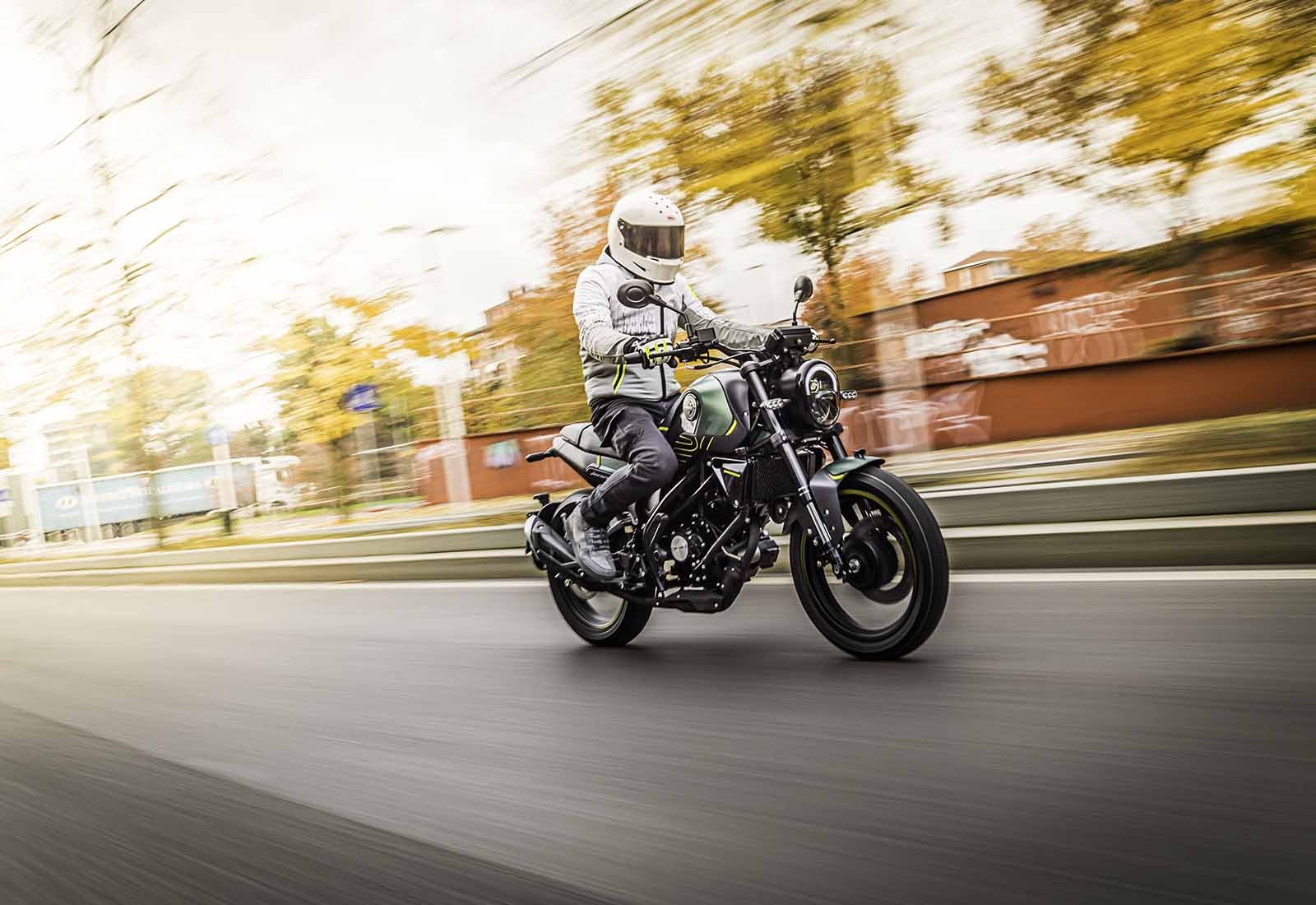 Benelli Leoncino 125: le foto