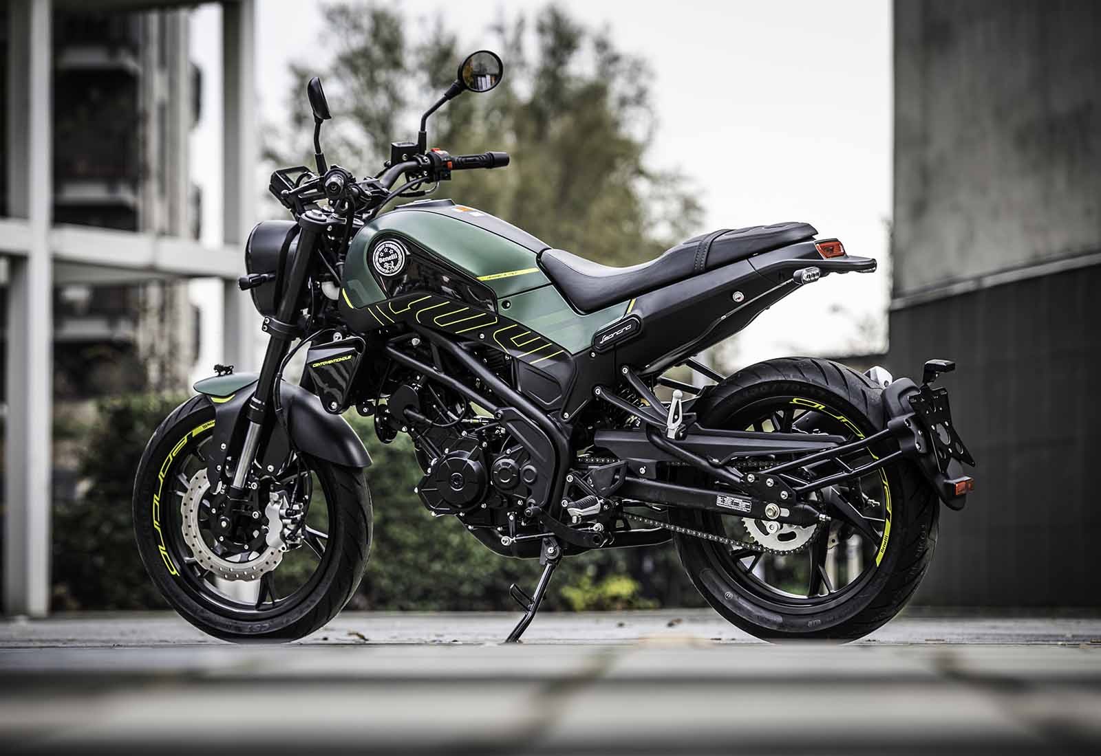 Benelli Leoncino 125: le foto