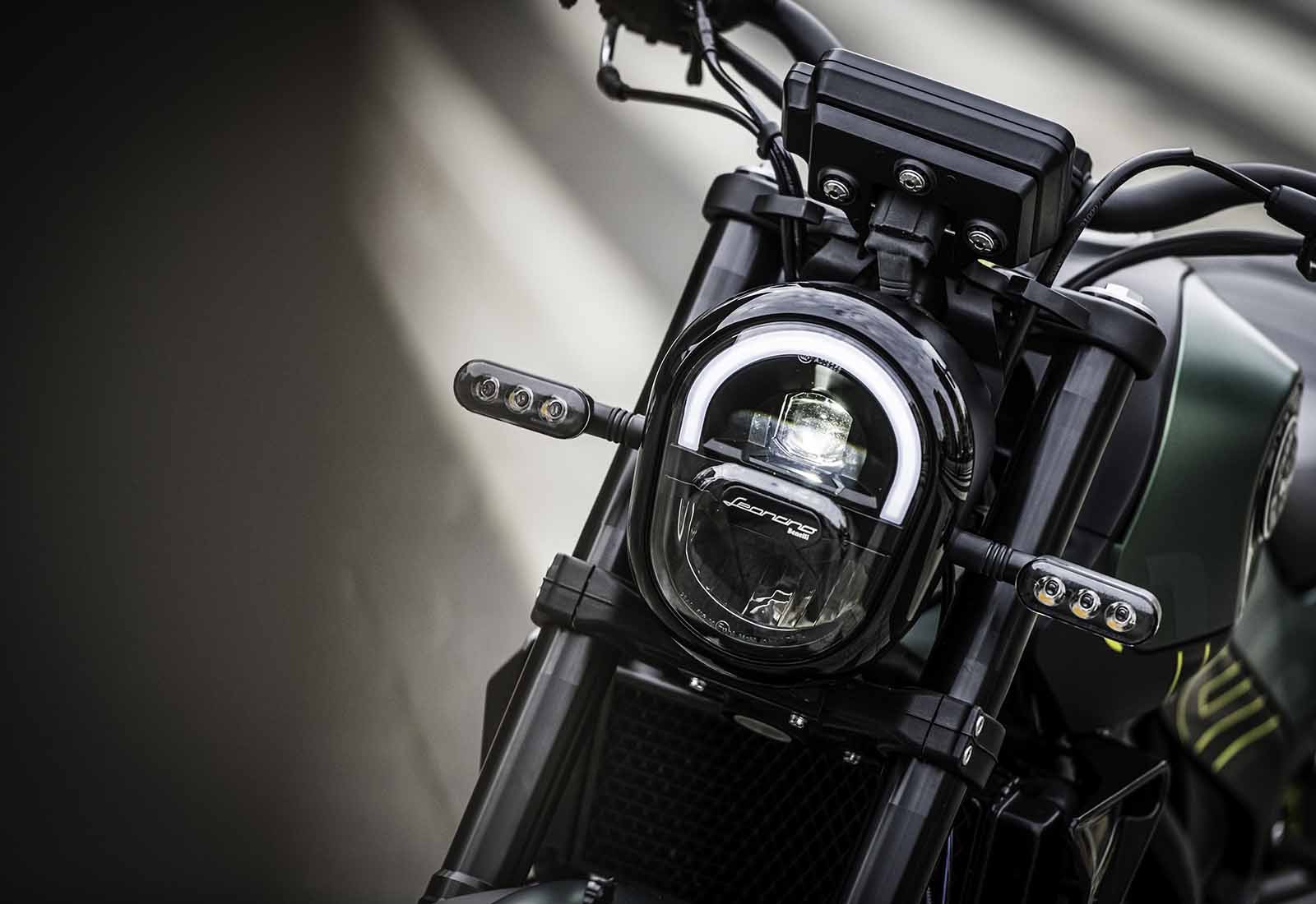 Benelli Leoncino 125: le foto