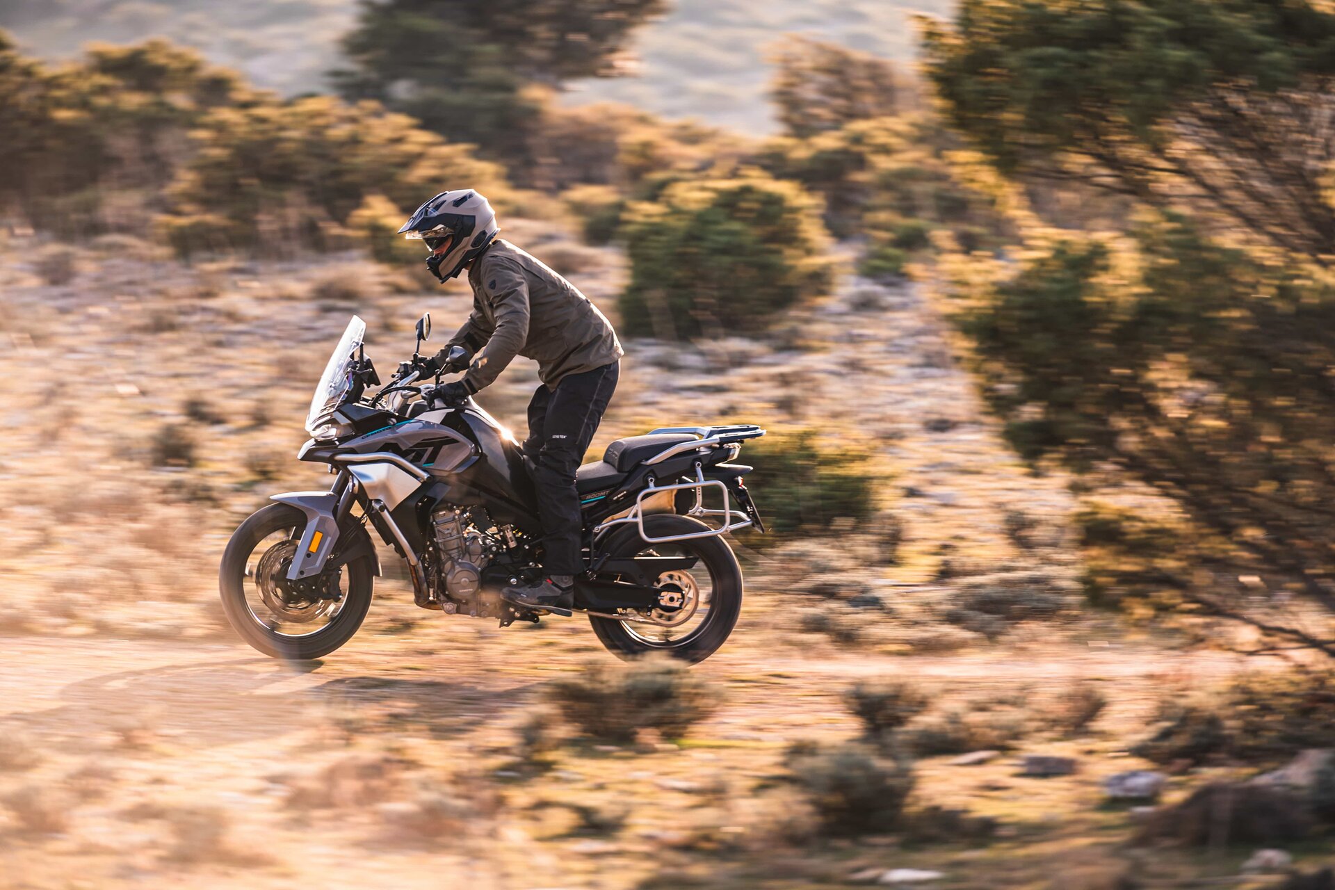 CFMoto 800MT Sport e 800MT Touring: le foto