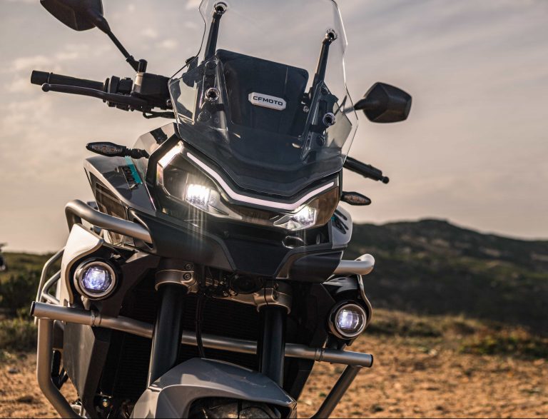 CFMoto 800MT Sport e 800MT Touring: le foto