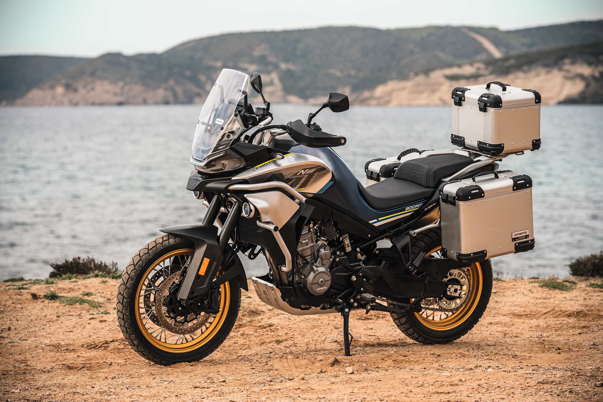 CFMoto 800MT Sport e 800MT Touring: le foto