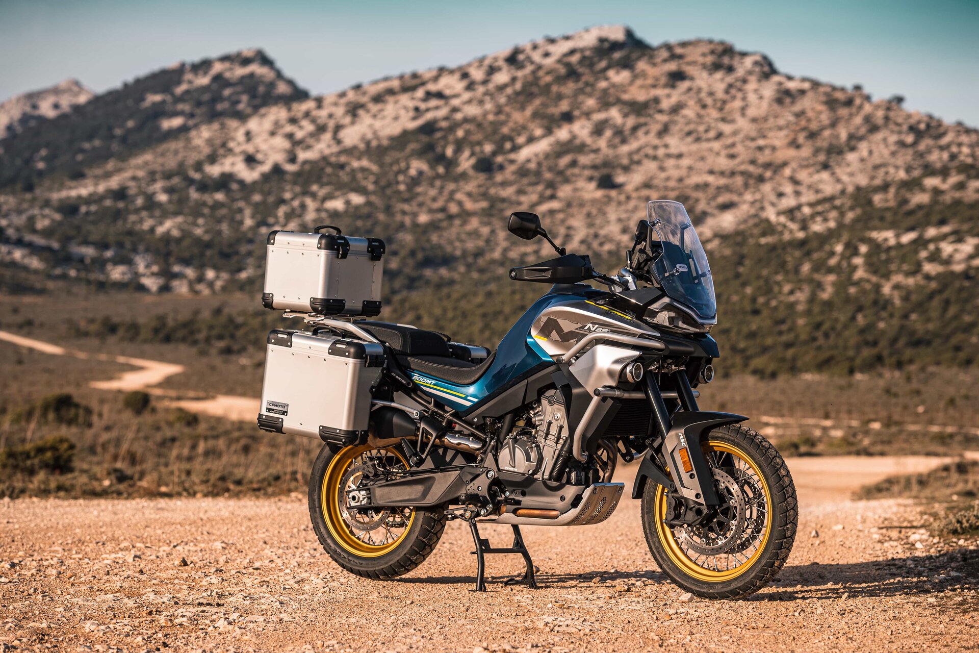 CFMoto 800MT Sport e 800MT Touring: le foto