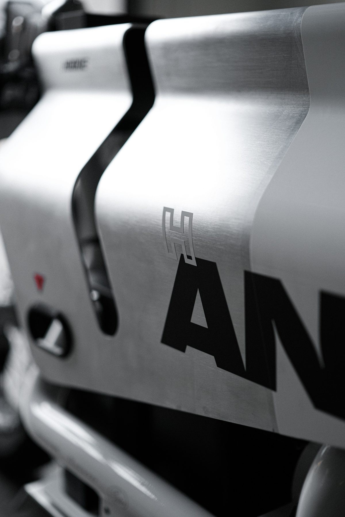 Cake Ösa+ "Silver Ant" | Hookie Co