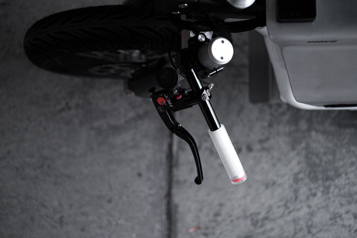 Cake Ösa+ "Silver Ant" | Hookie Co