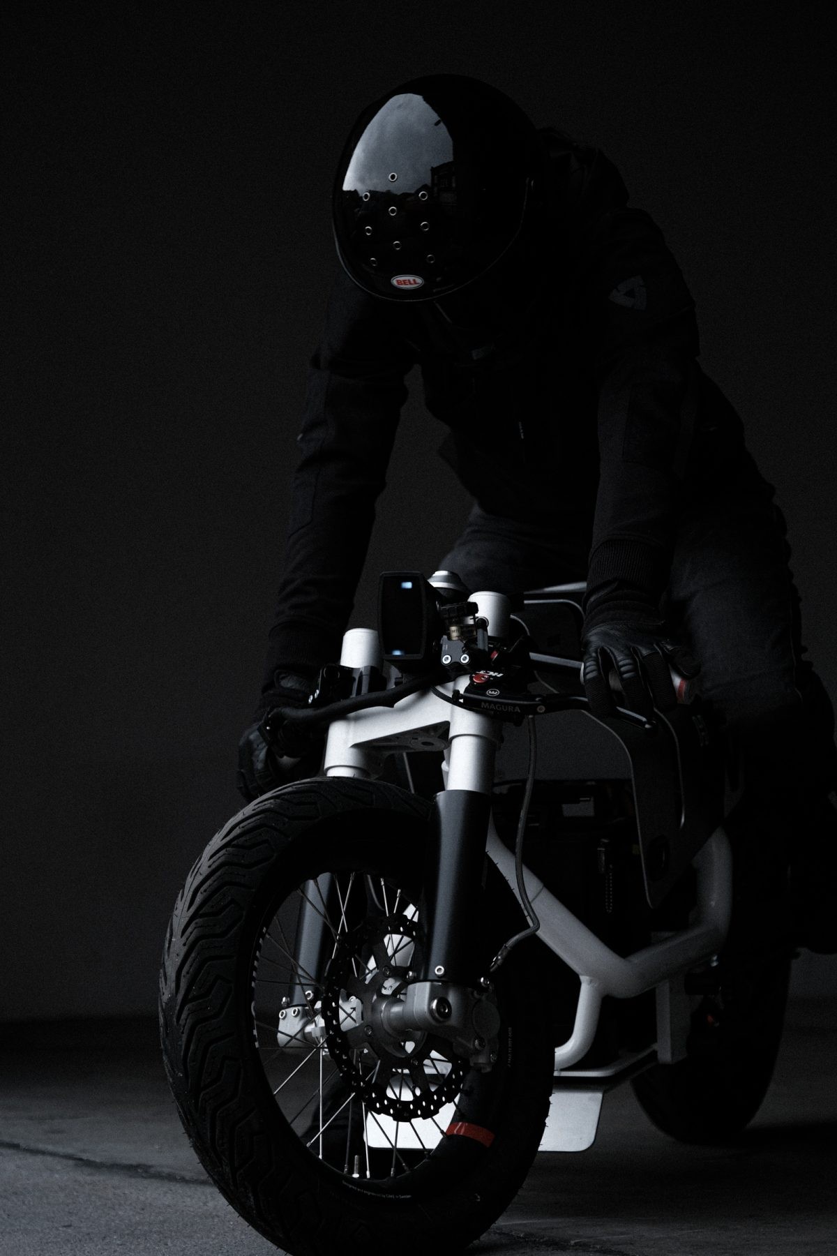 Cake Ösa+ "Silver Ant" | Hookie Co