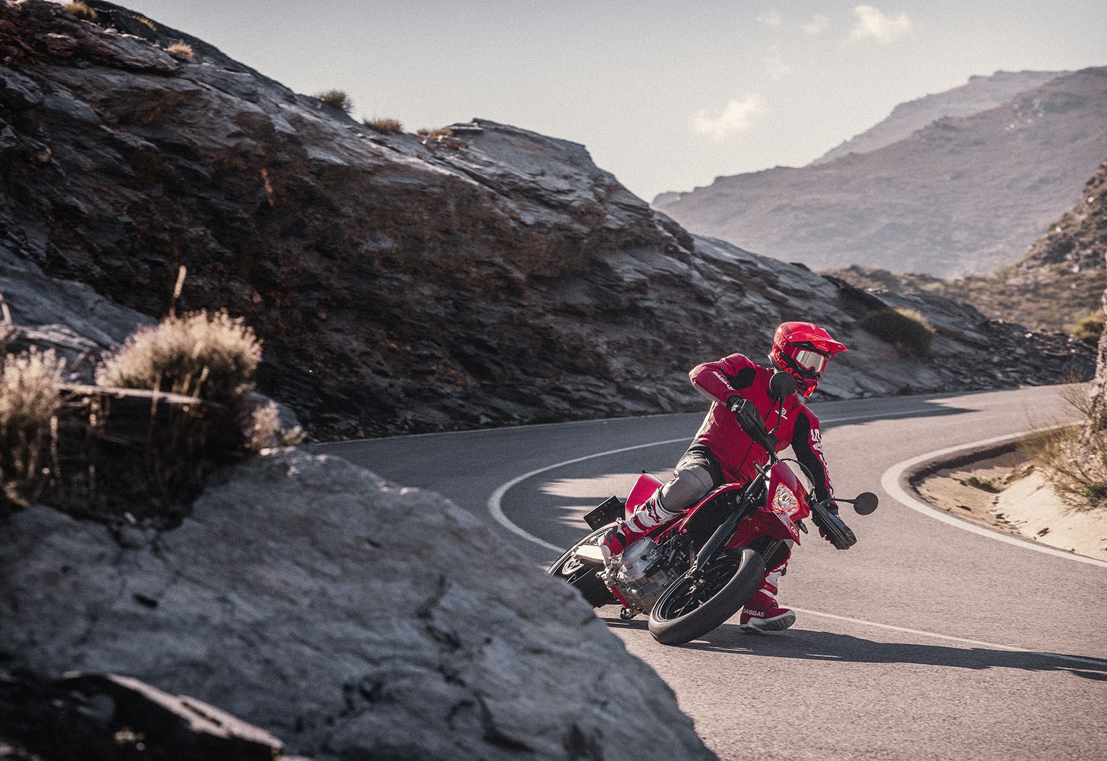 GASGAS SM 700 e ES 700 2022: le foto