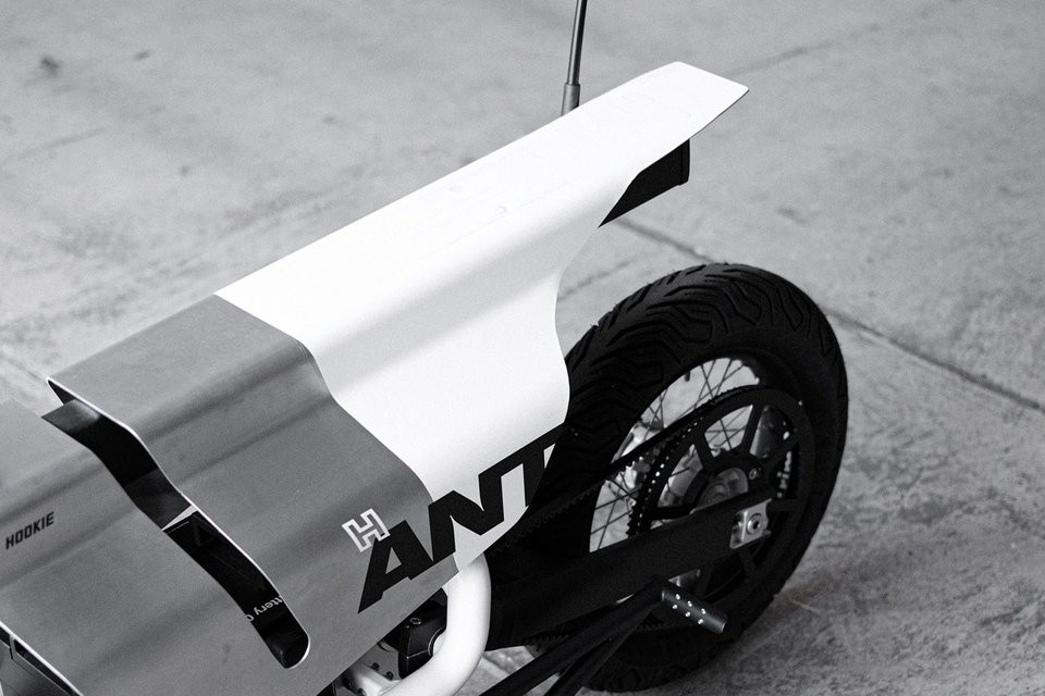 Cake Ösa+ "Silver Ant" | Hookie Co