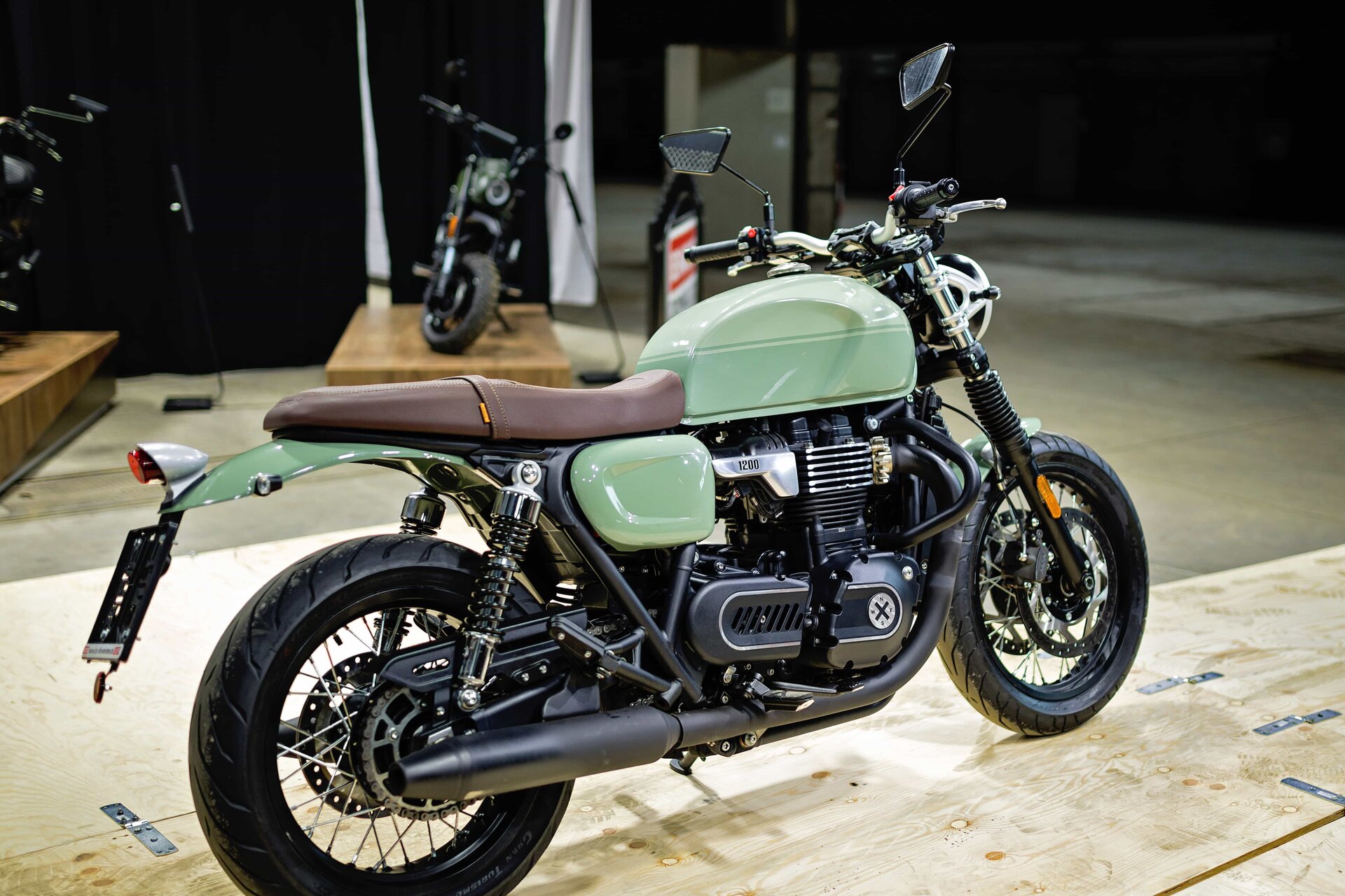 Brixton Cromwell 1200: le foto