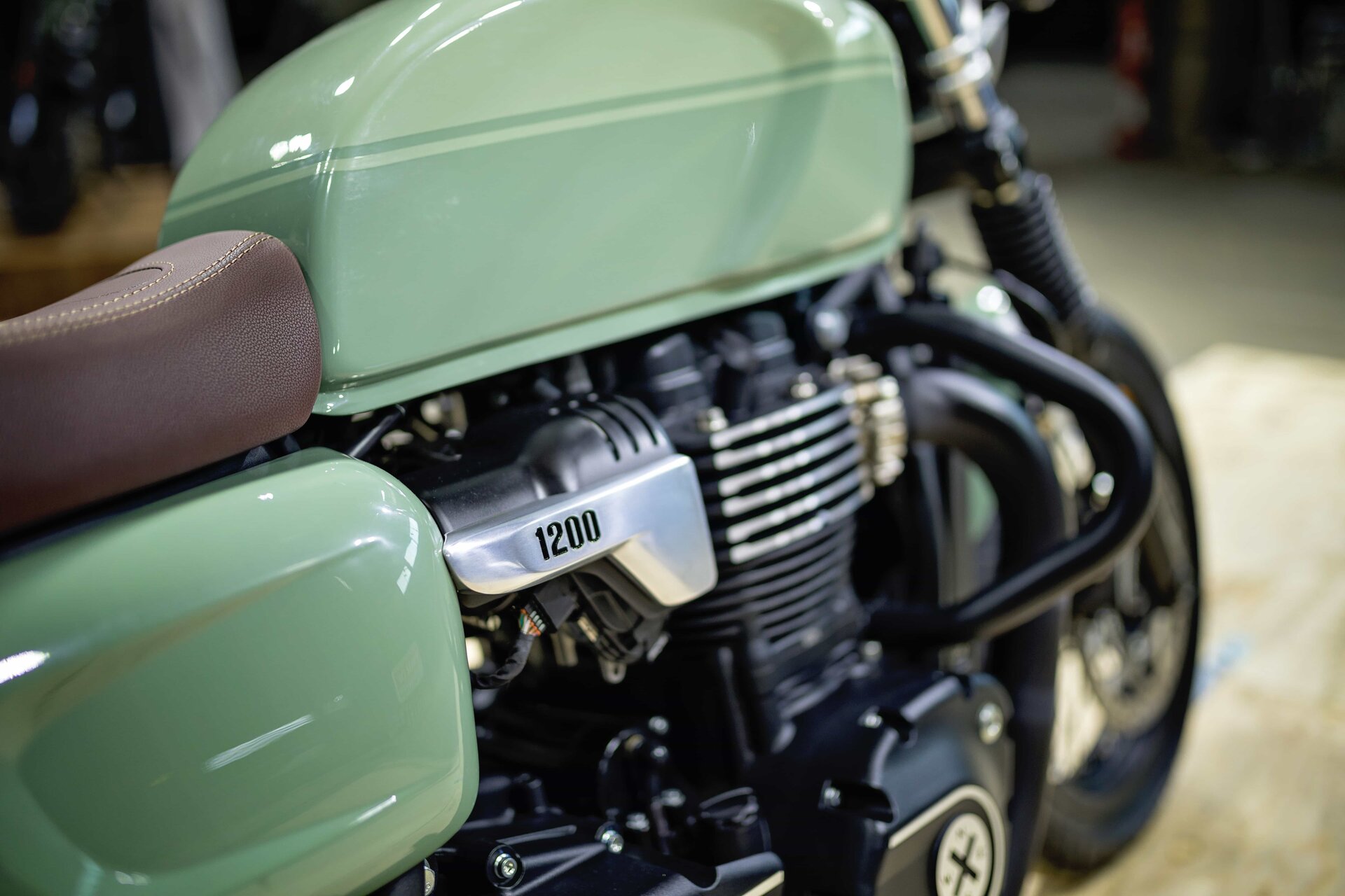 Brixton Cromwell 1200: le foto