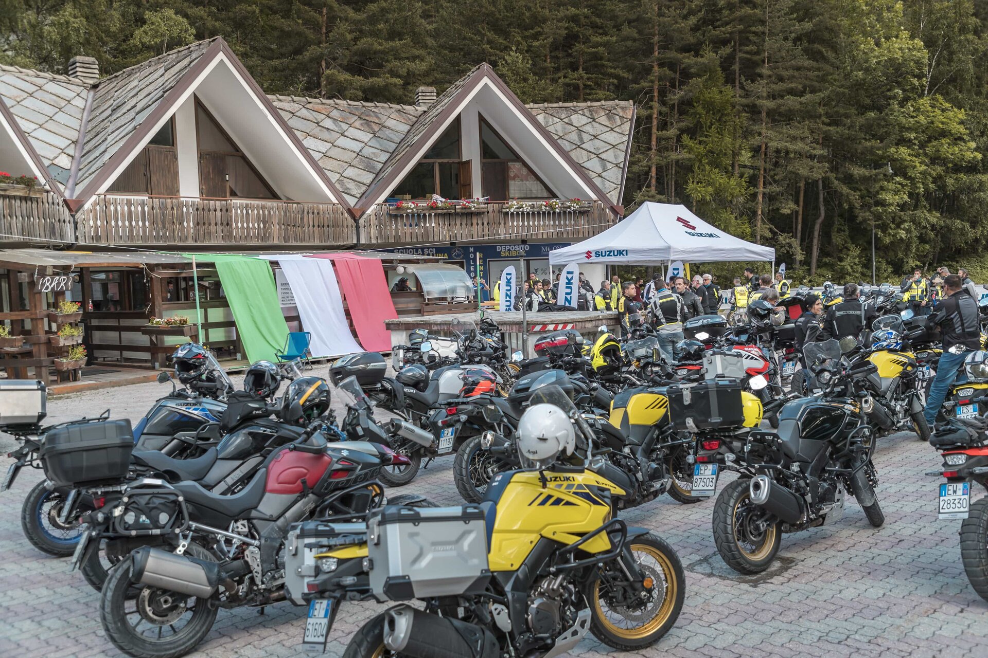 Suzuki, aperte le iscrizioni al V-Strom Day 2022