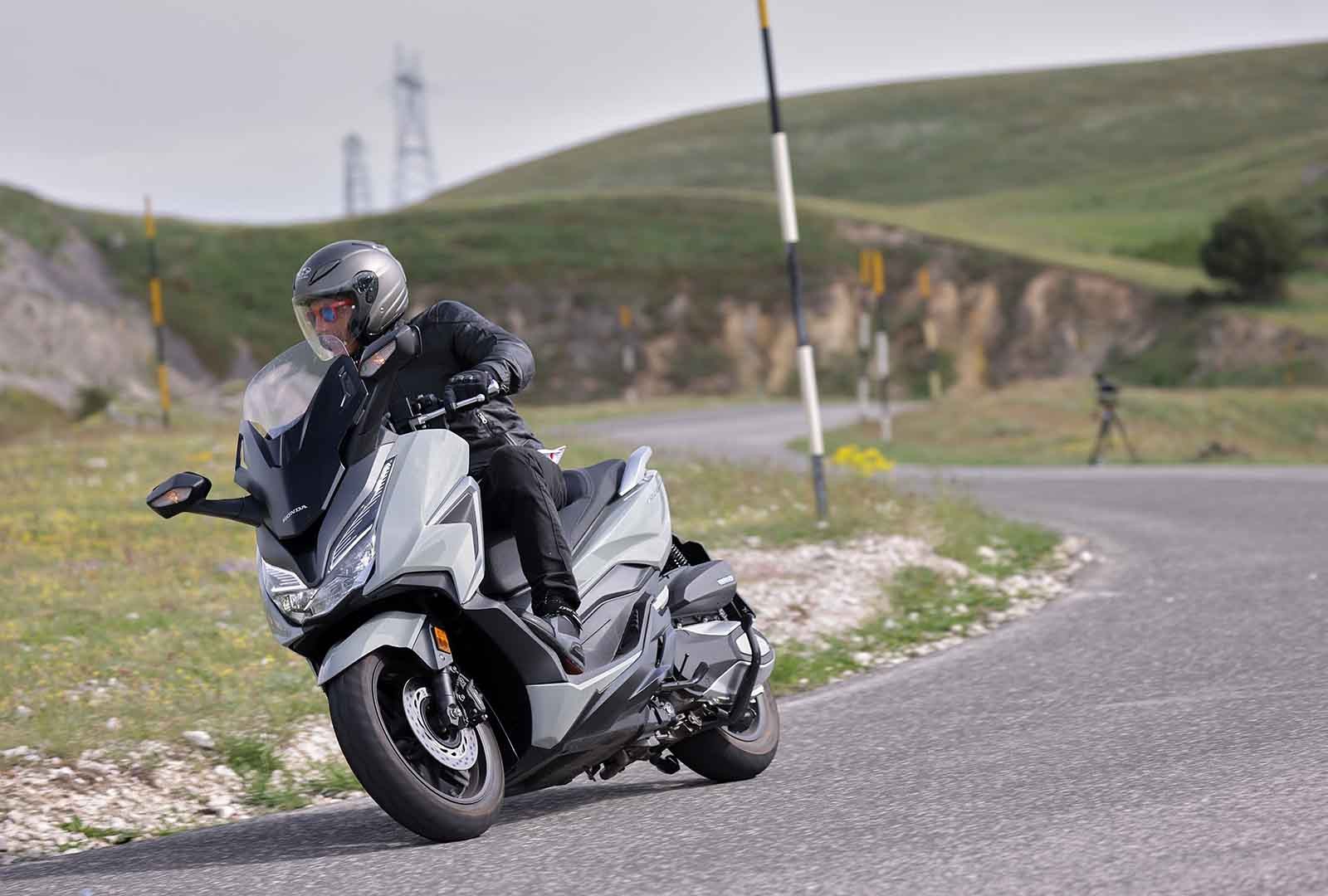 Honda Road Trip gamma scooter 350 "Roma-Atessa"