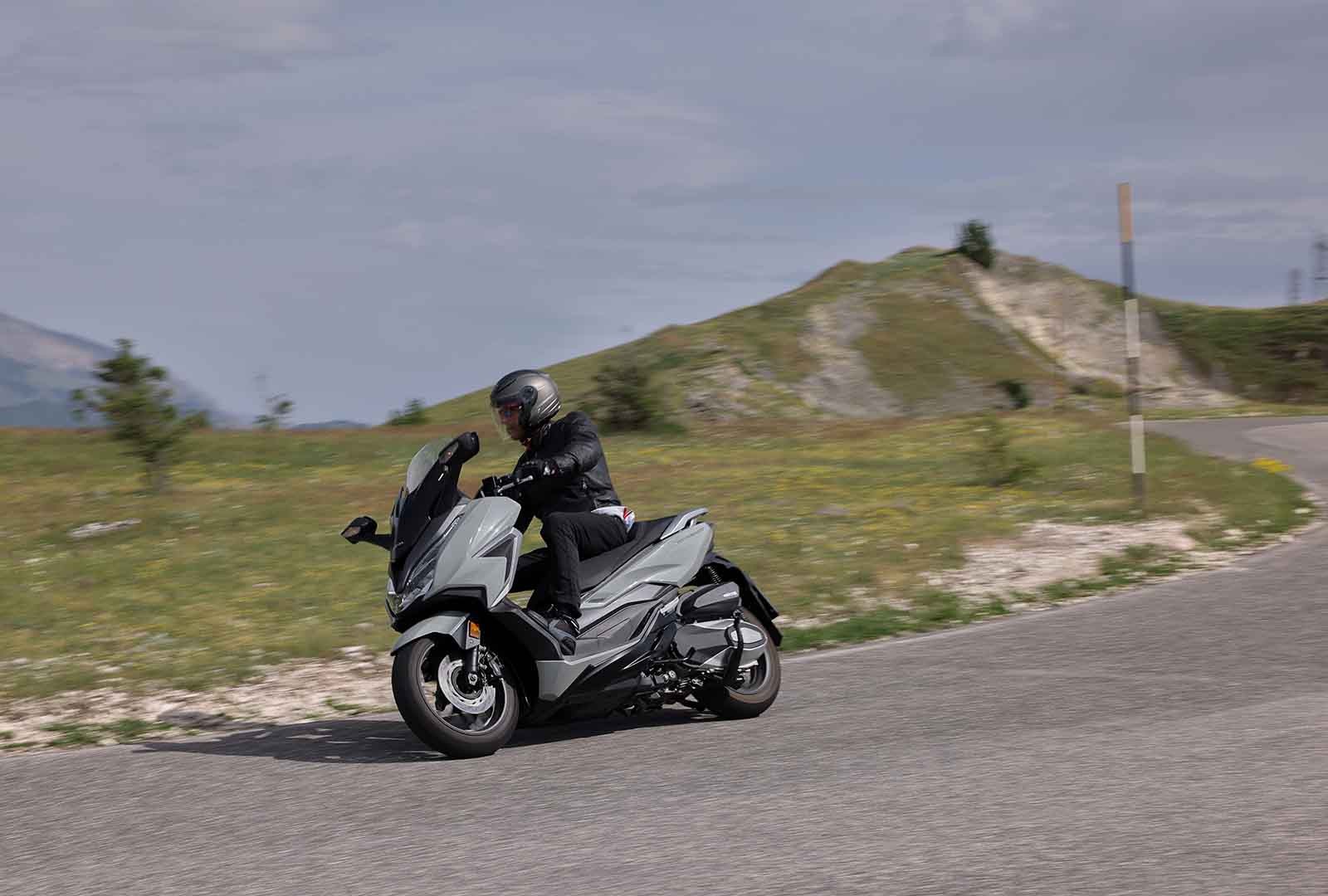 Honda Road Trip gamma scooter 350 "Roma-Atessa"