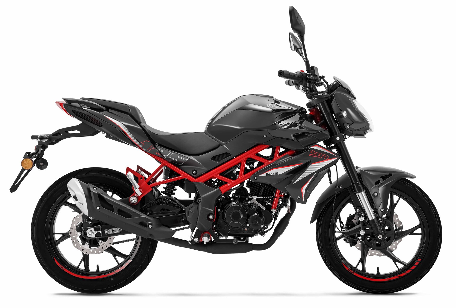 Benelli BN 125: foto