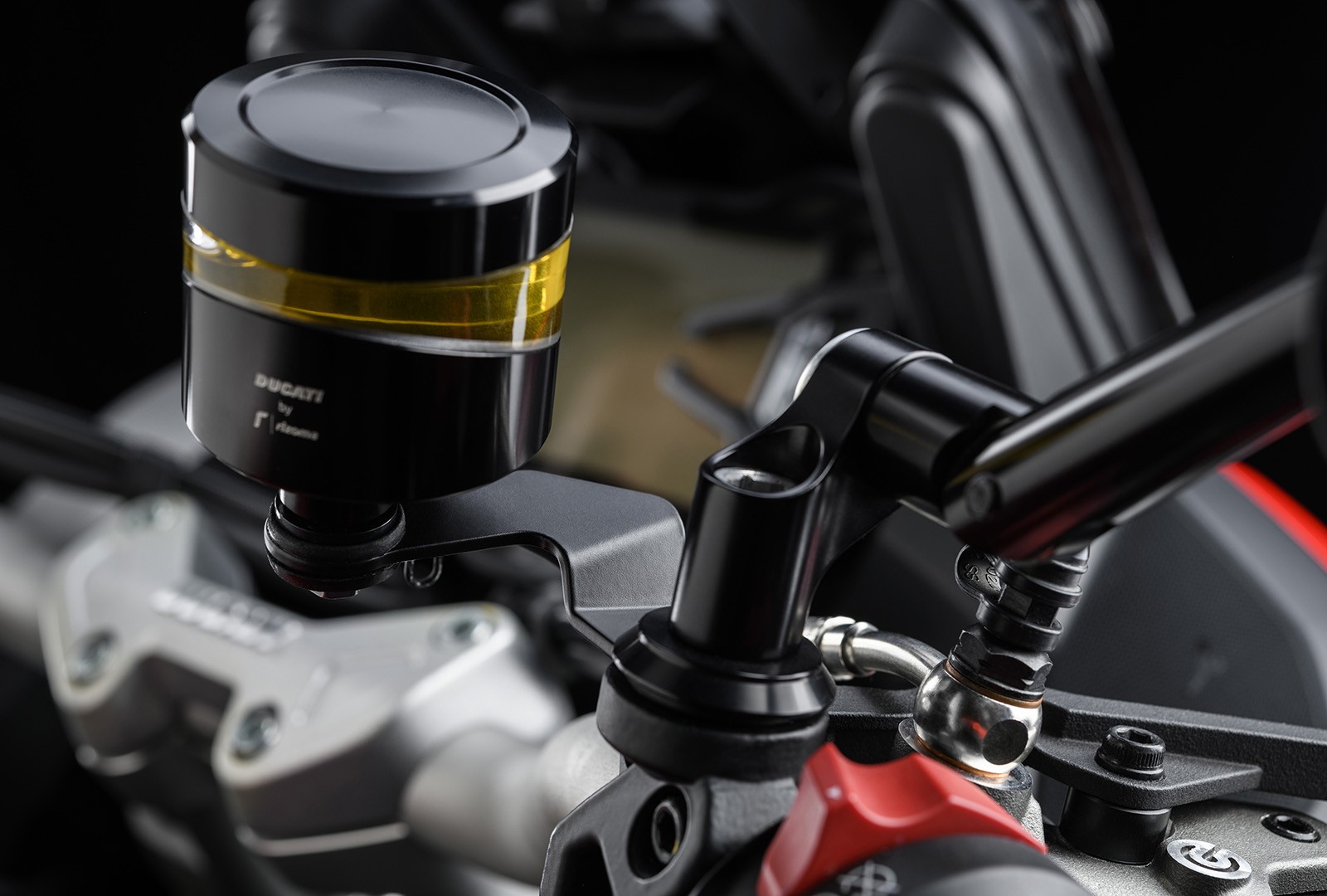 Ducati, accessori per la Multistrada V2: le foto
