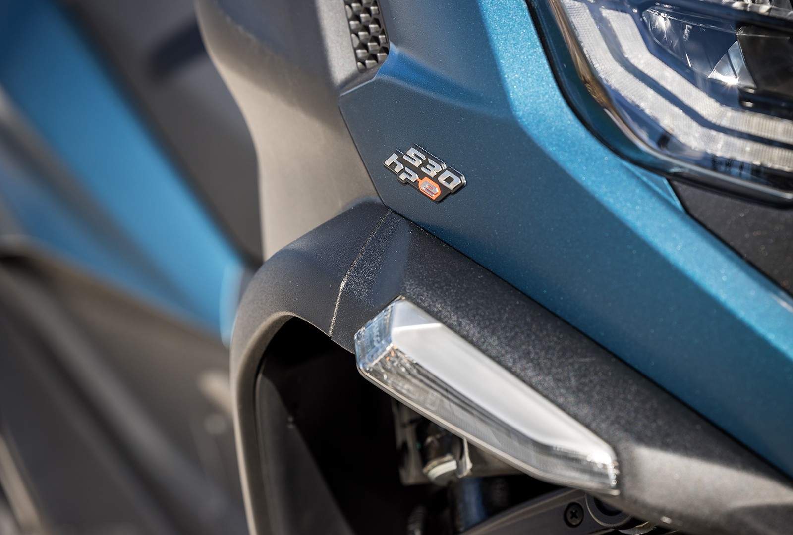 Piaggio MP3 530 hpe Exclusive: le foto