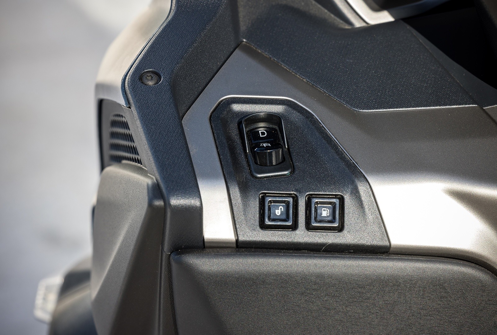 Piaggio MP3 530 hpe Exclusive: le foto