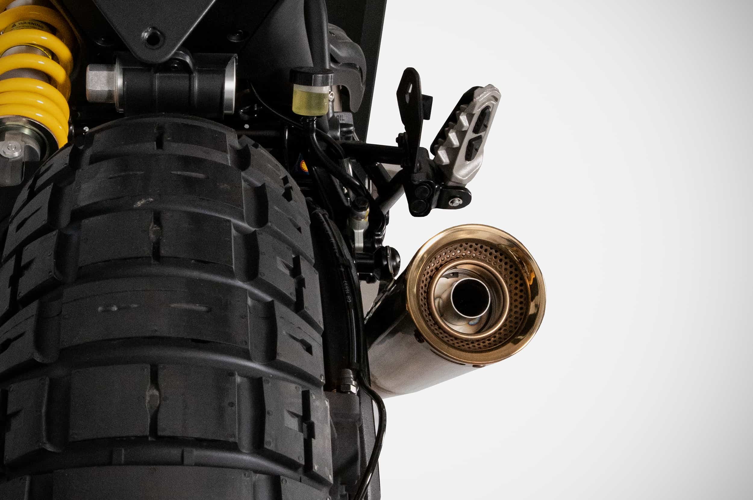 Ducati Scrambler Desert Sled, silenziatore Zuma by Zard: foto
