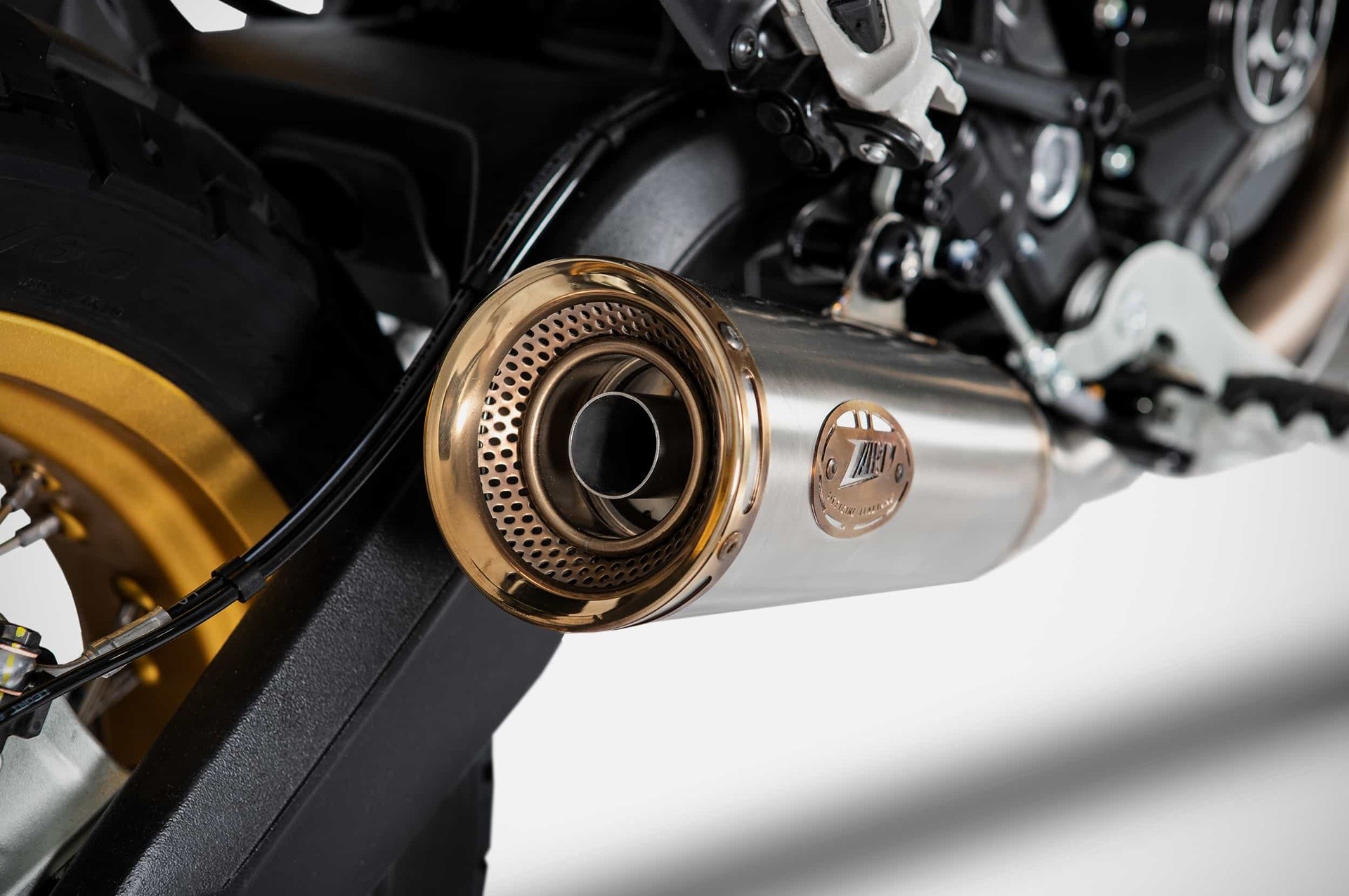 Ducati Scrambler Desert Sled, silenziatore Zuma by Zard: foto