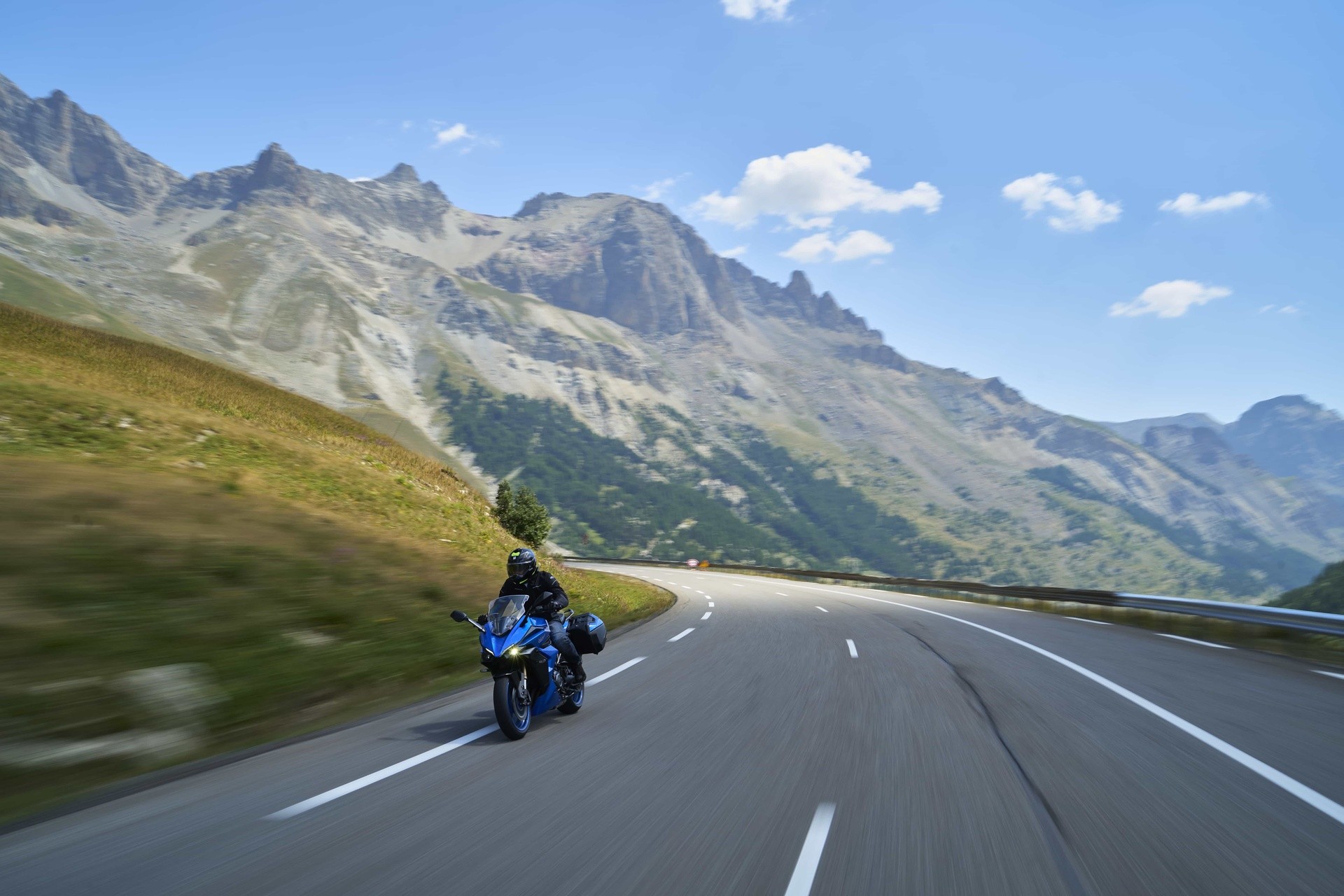 suzuki-Suzuki-gsx-s1000gt-experience-2022