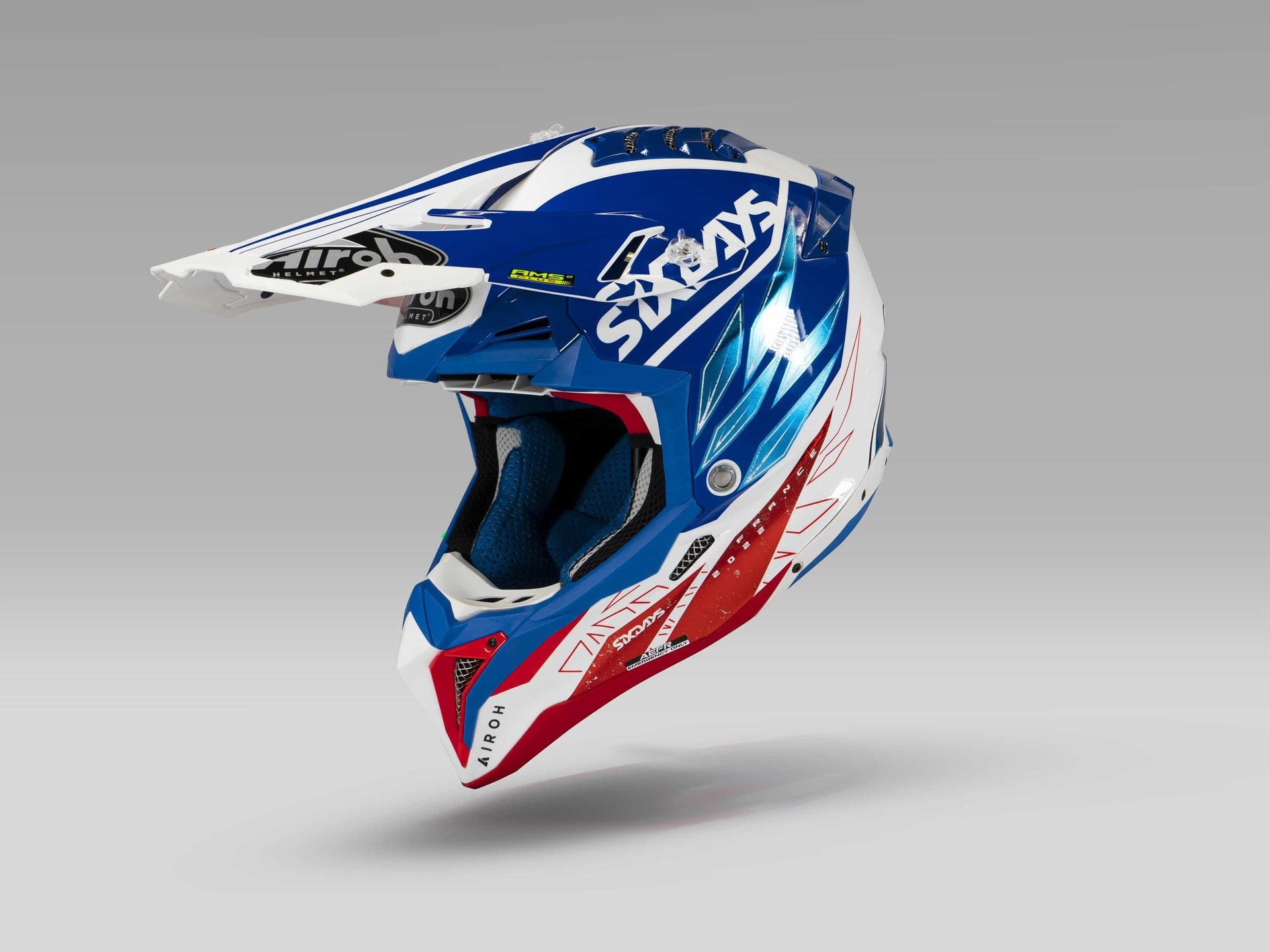 casco-airoh-aviator-3-six-days-france