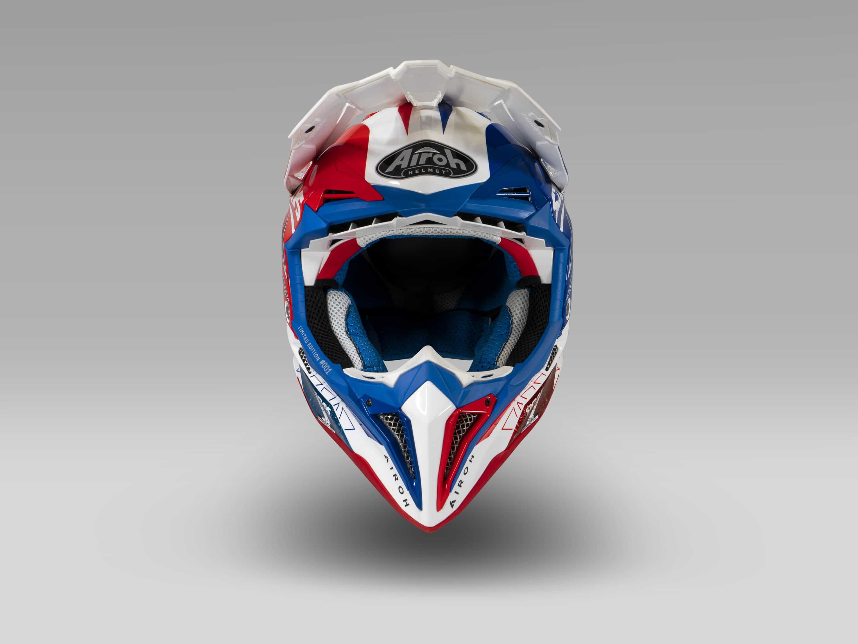 casco-airoh-aviator-3-six-days-france