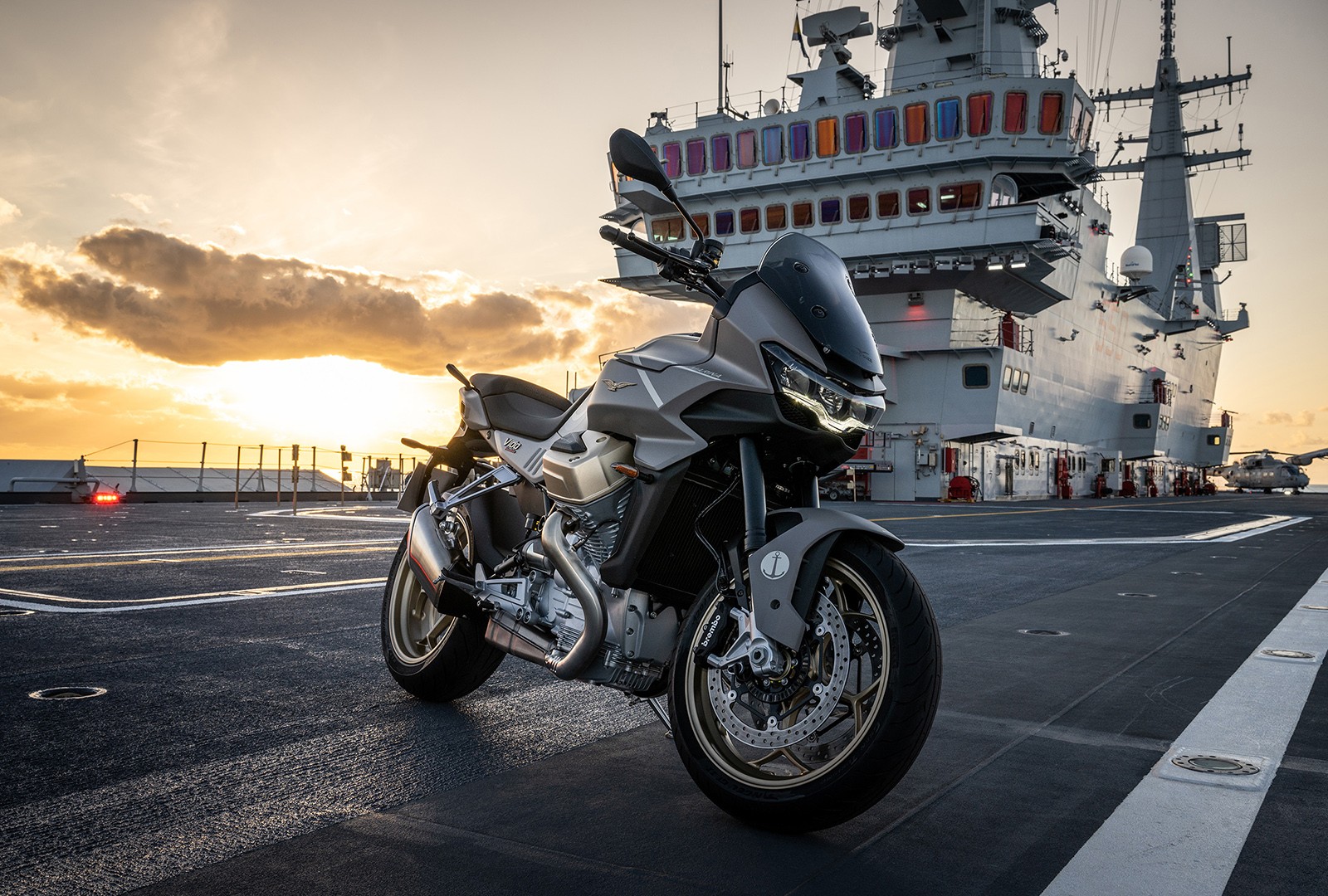 Moto Guzzi V100 Mandello Aviazione Navale: le foto