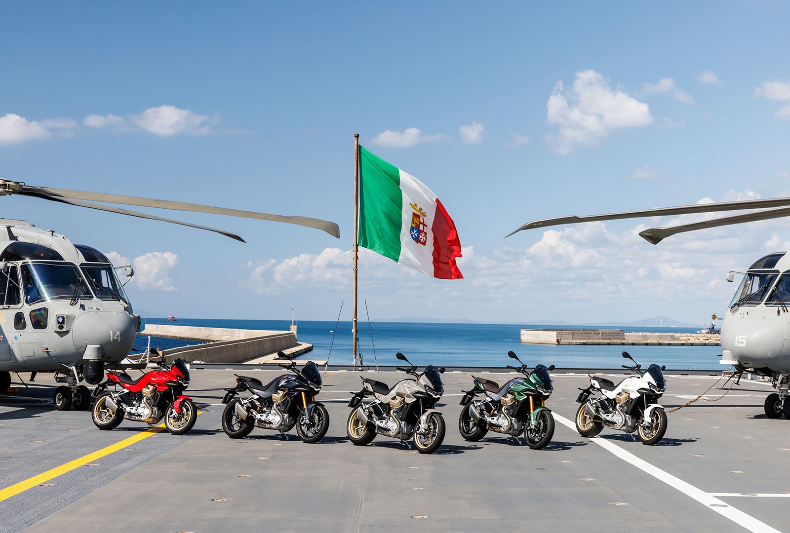 Moto Guzzi V100 Mandello Aviazione Navale: le foto