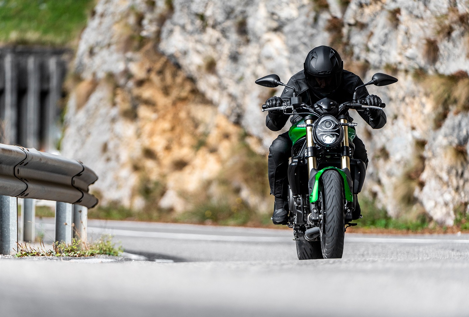 Benelli 752S 2023: le immagini