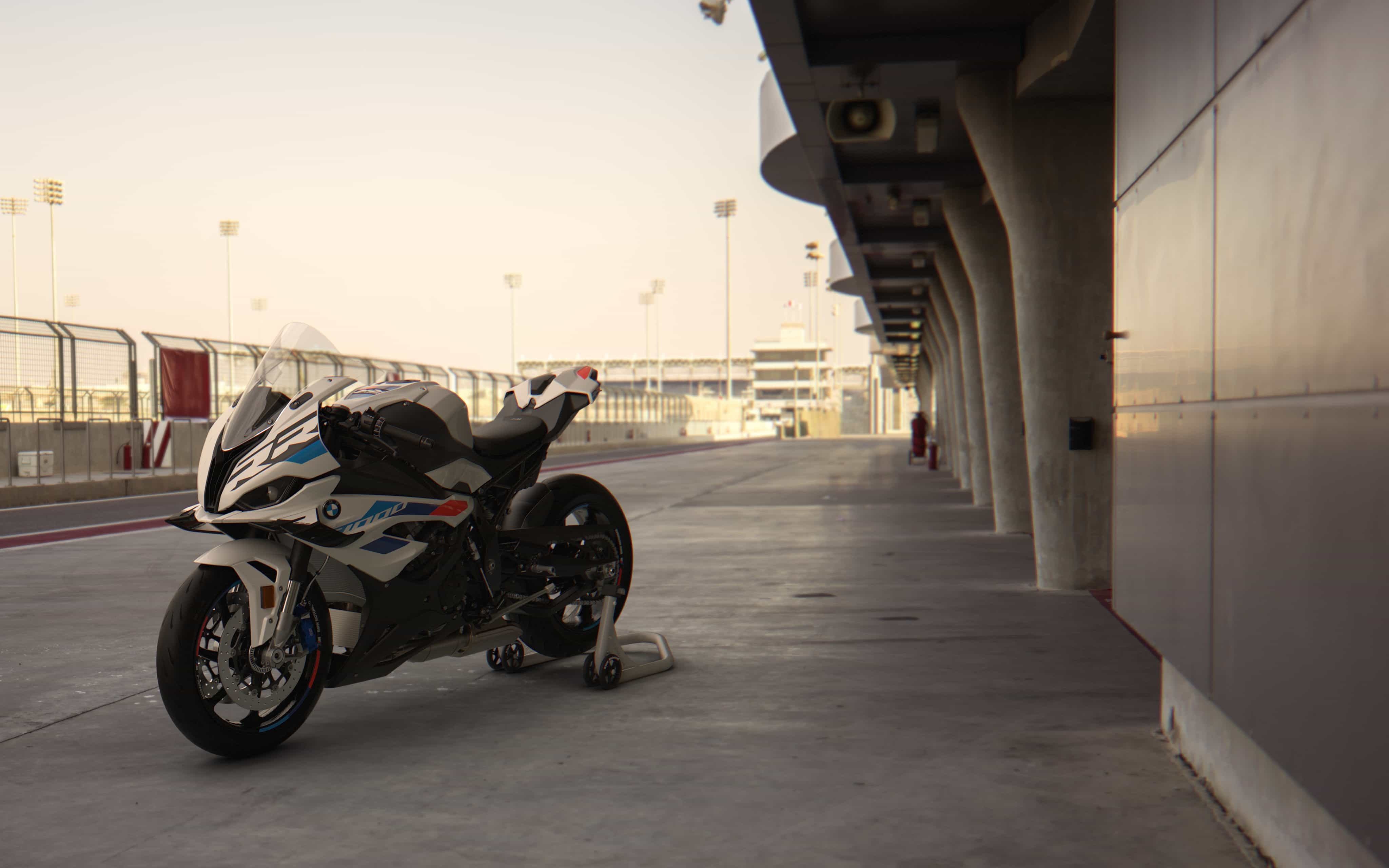 BMW S 1000 RR 2023: foto