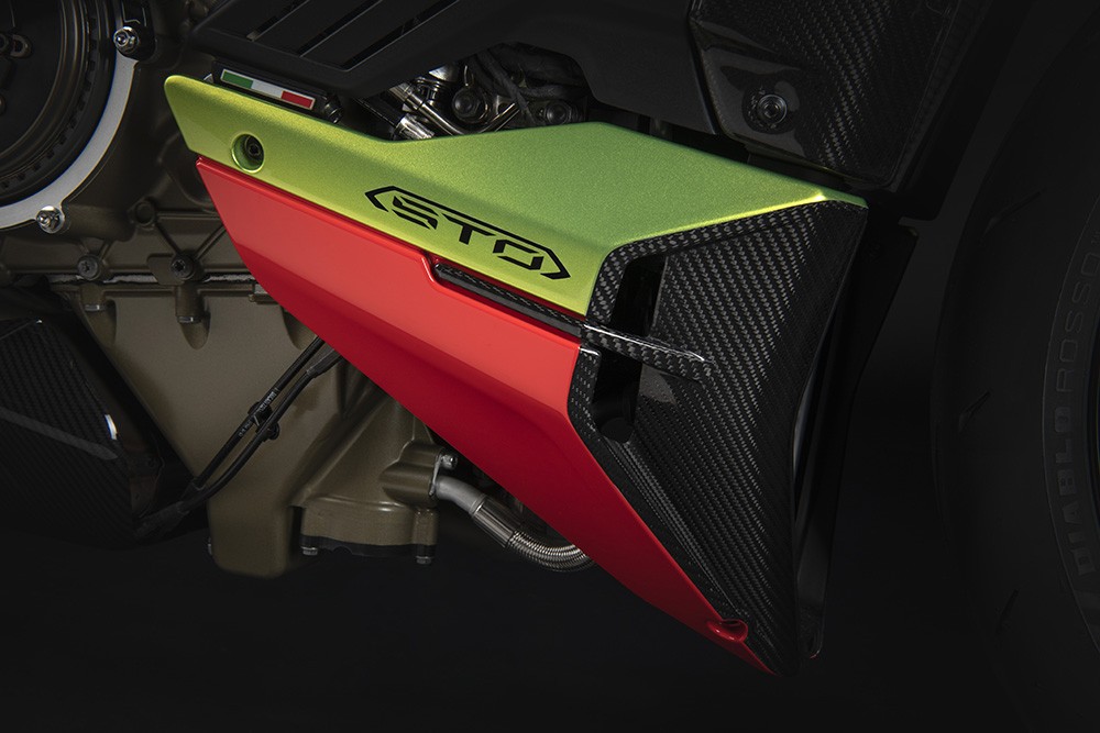 Ducati Streetfighter V4 Lamborghini: le foto