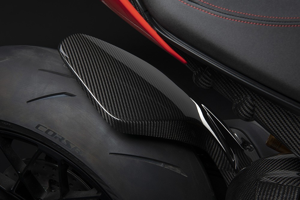 Ducati Streetfighter V4 Lamborghini: le foto