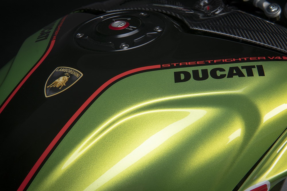 Ducati Streetfighter V4 Lamborghini: le foto