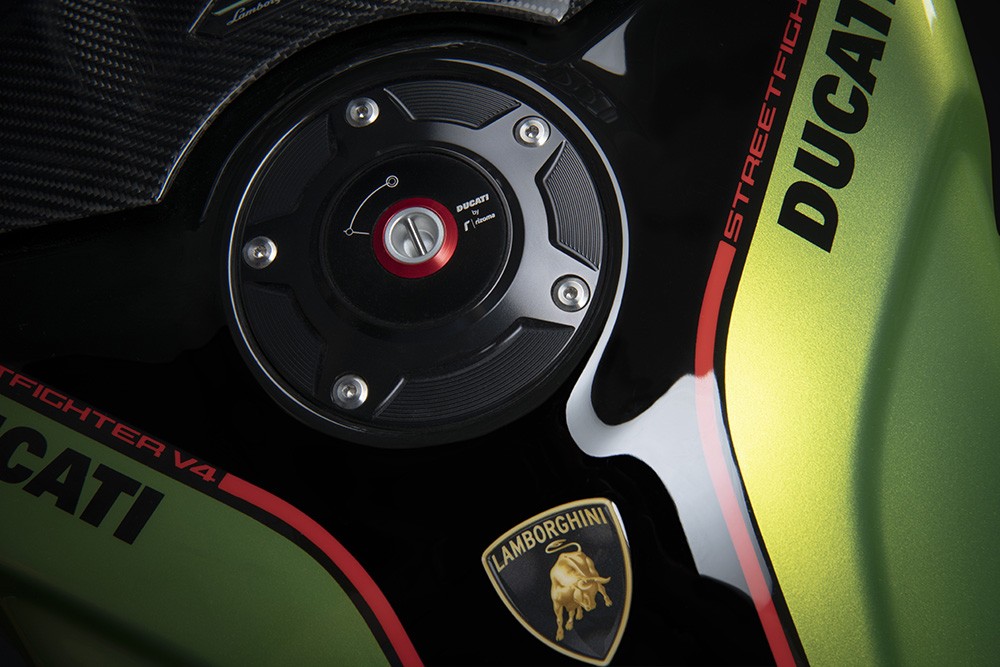 Ducati Streetfighter V4 Lamborghini: le foto