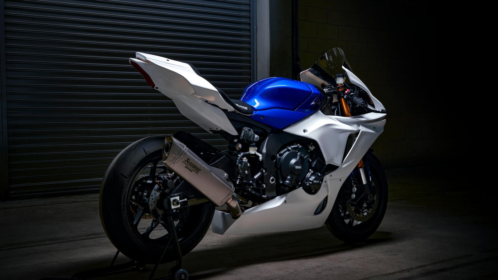 Yamaha R1 GYTR 2023: foto