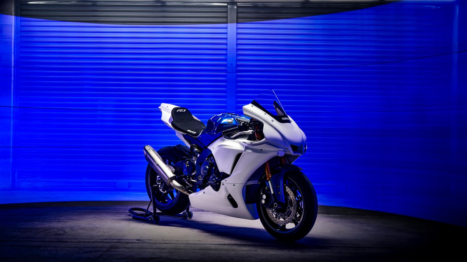 Yamaha R1 GYTR 2023: foto
