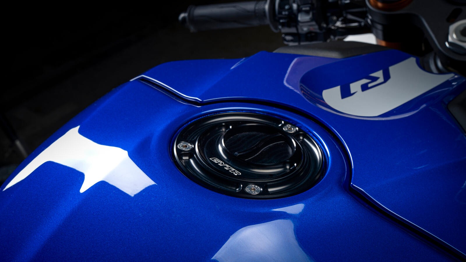 Yamaha R1 GYTR 2023: foto