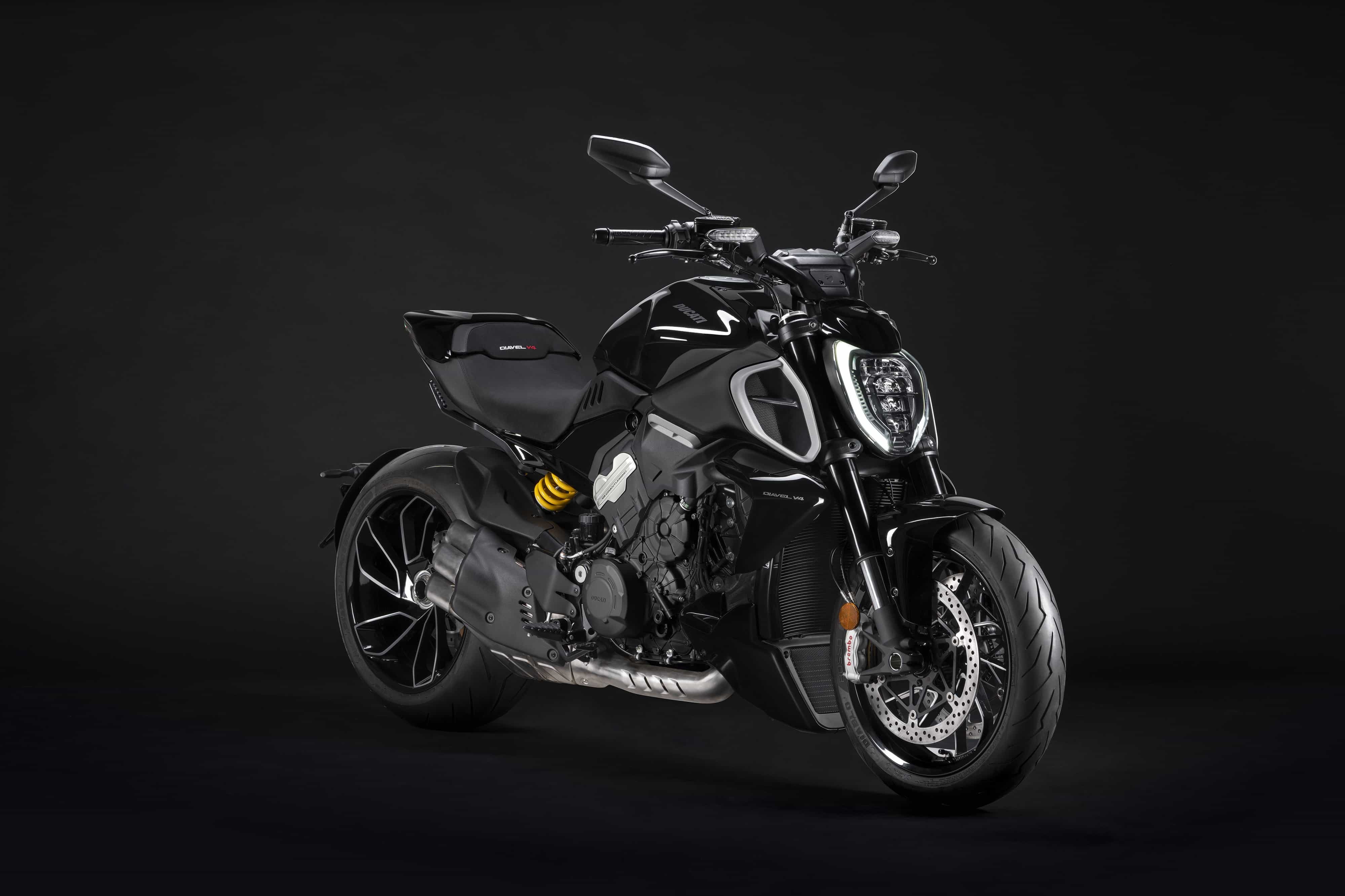 Ducati Diavel V4 2023 foto Motoblog