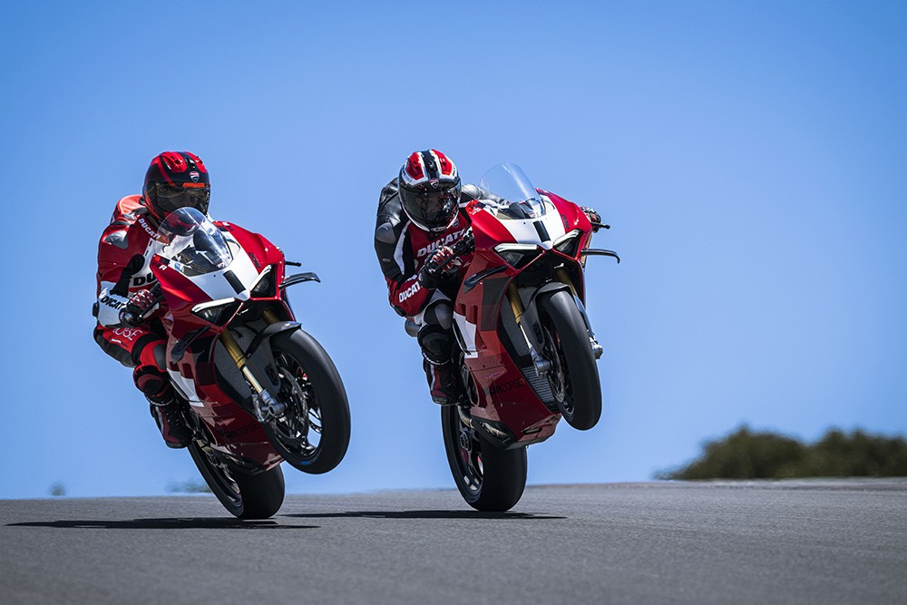 Ducati svela la nuova Panigale V4 R: foto