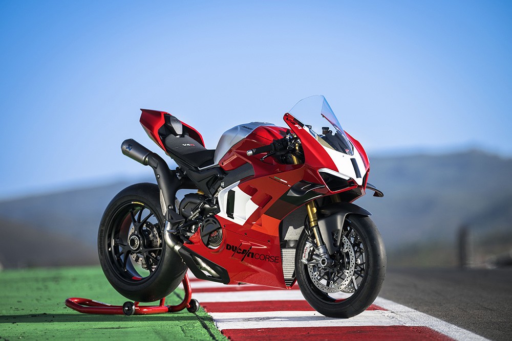 Ducati svela la nuova Panigale V4 R: foto