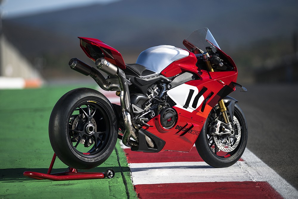 Ducati svela la nuova Panigale V4 R: foto