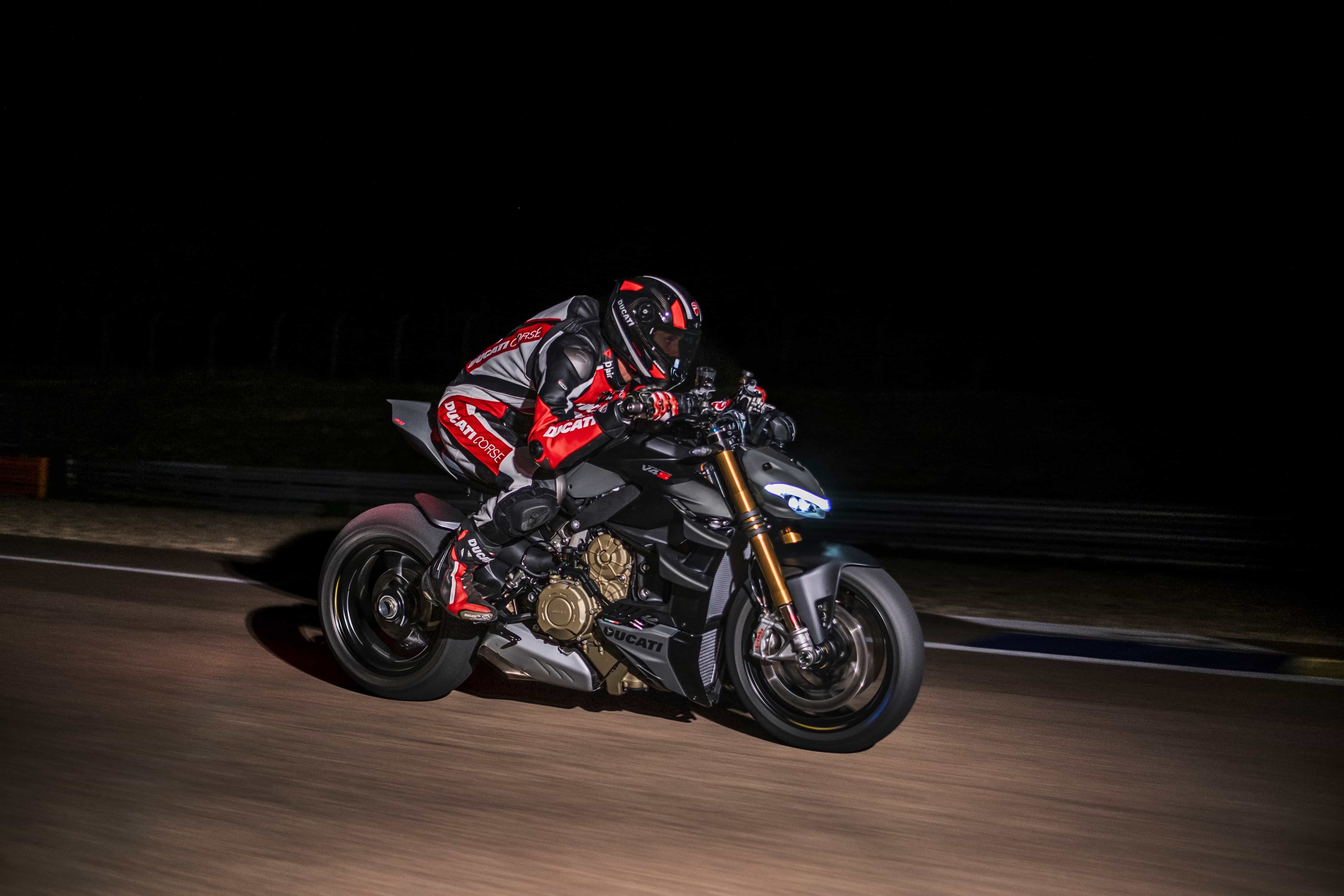 Ducati Streetfighter V4 2023: foto