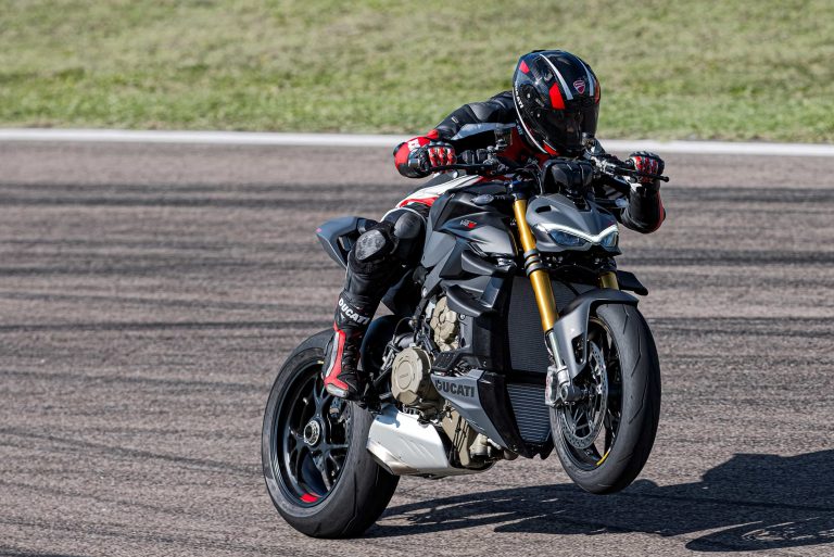 ducati-streetfighter-v4s-2023-2