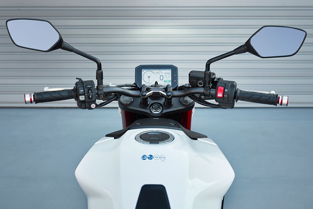 Honda CB750 Hornet 2023 Le Foto