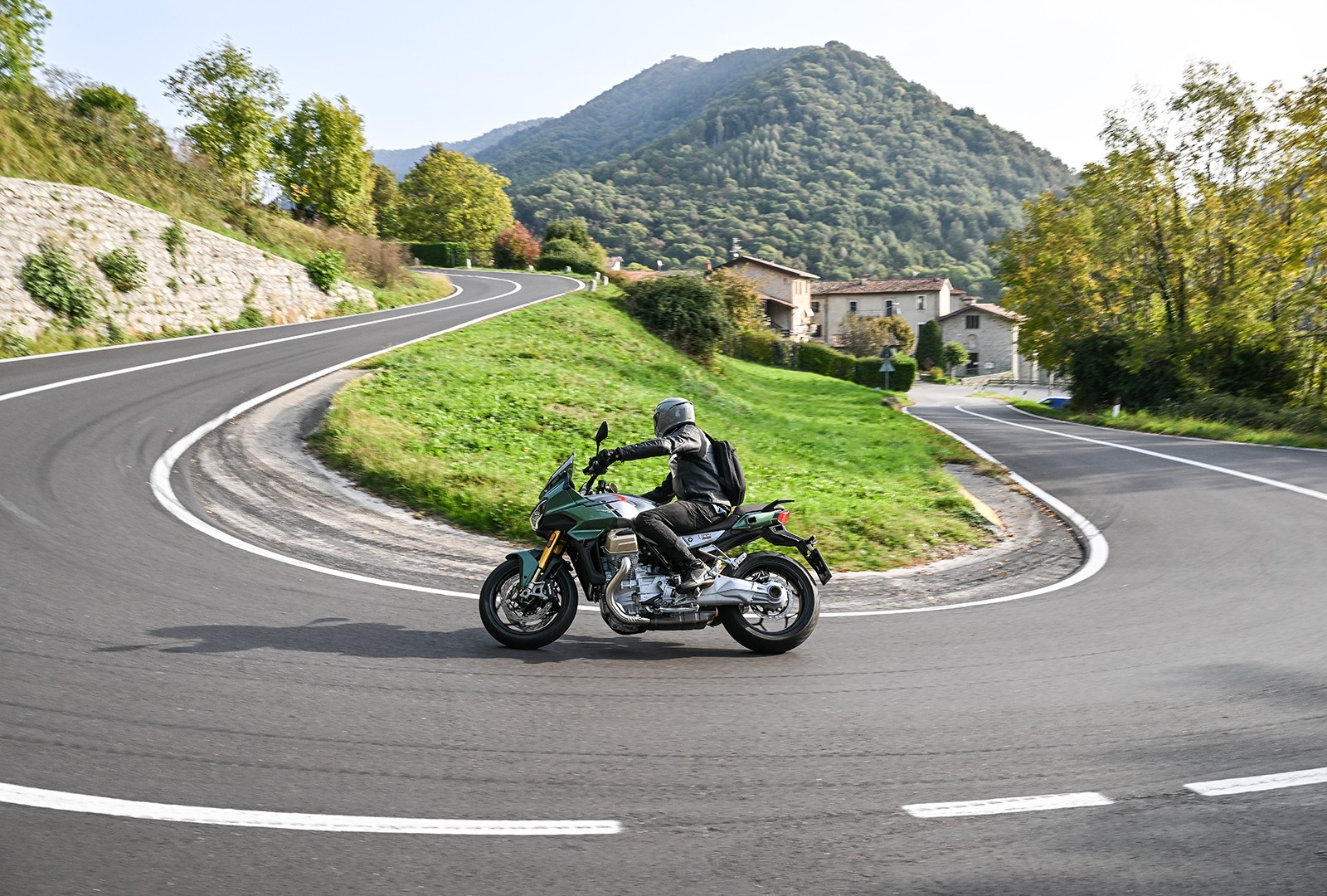 Moto Guzzi V100 Mandello: foto