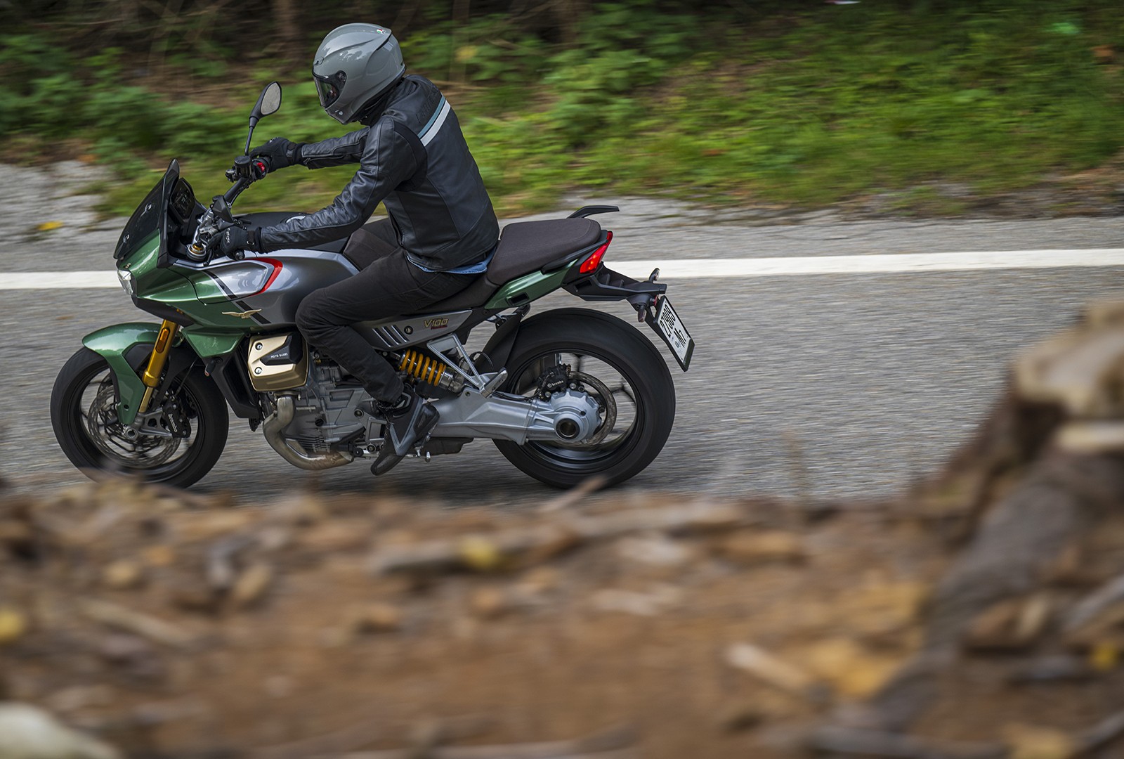 Moto Guzzi V100 Mandello: le foto della prova