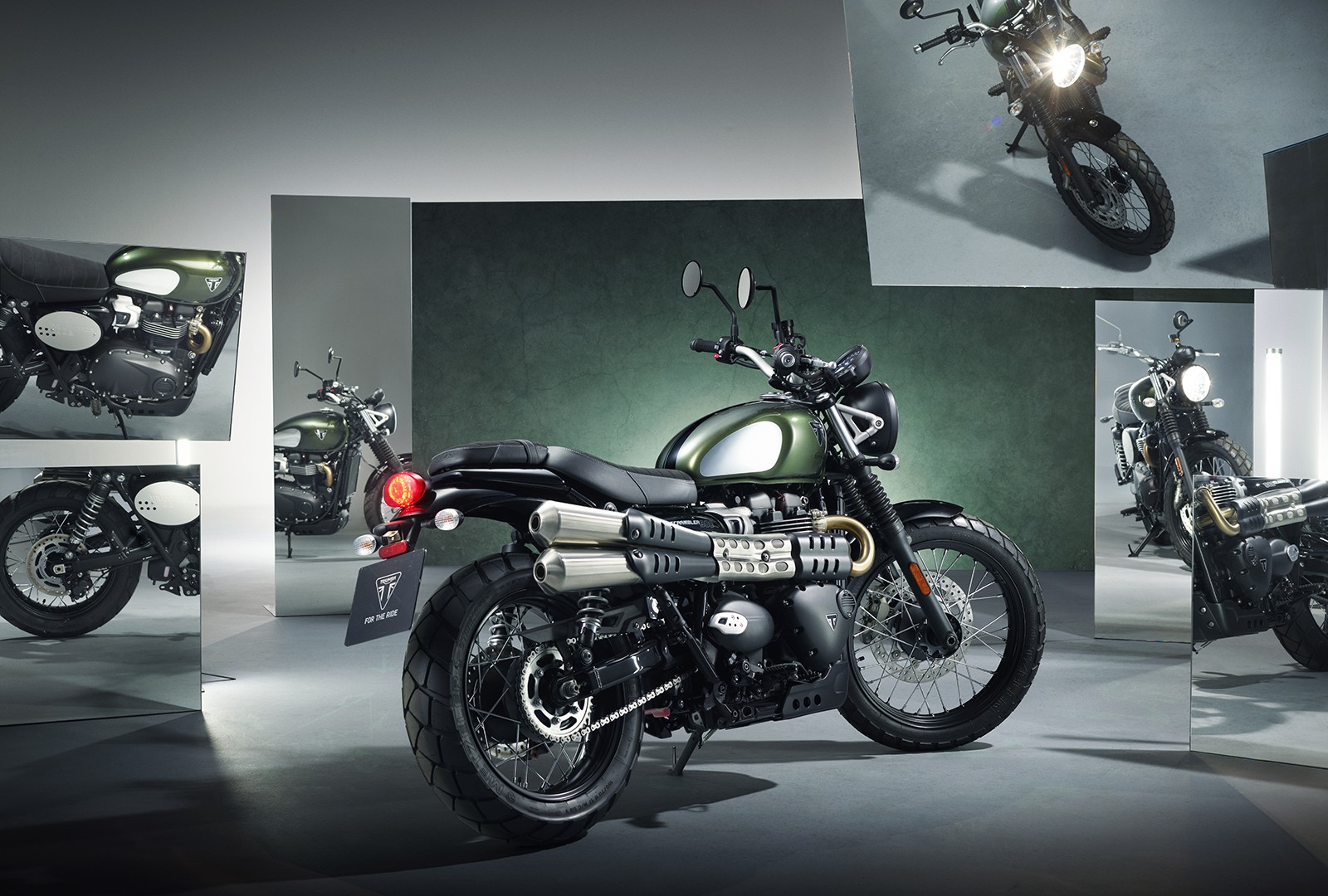 Triumph Chrome Edition: le foto
