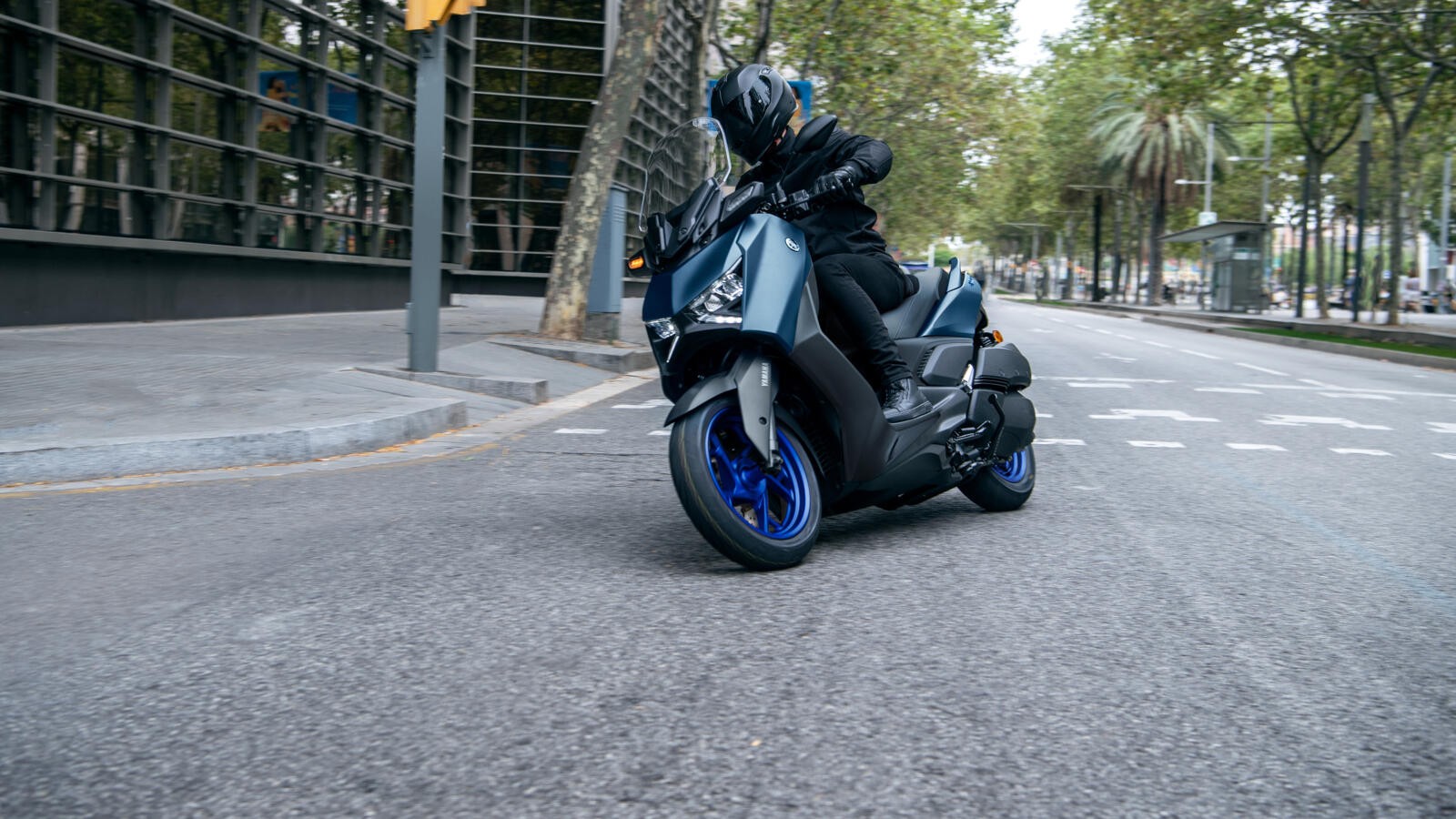 Yamaha XMax 300 Tech Max 2023: foto