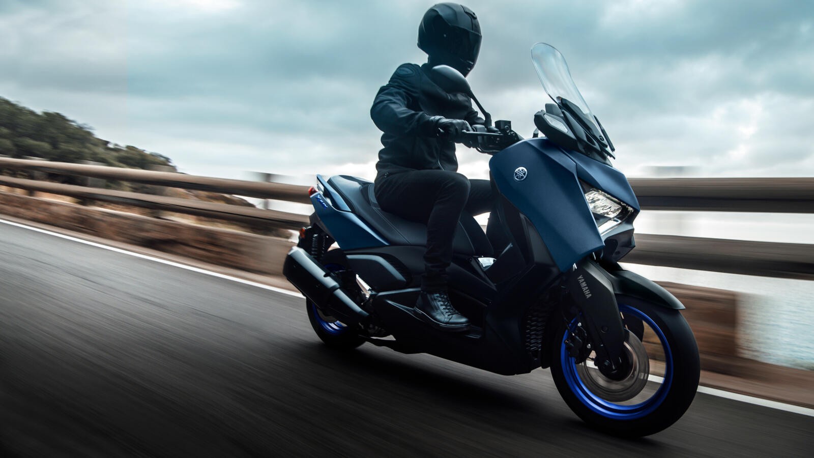 Yamaha XMax 300 Tech Max 2023: foto